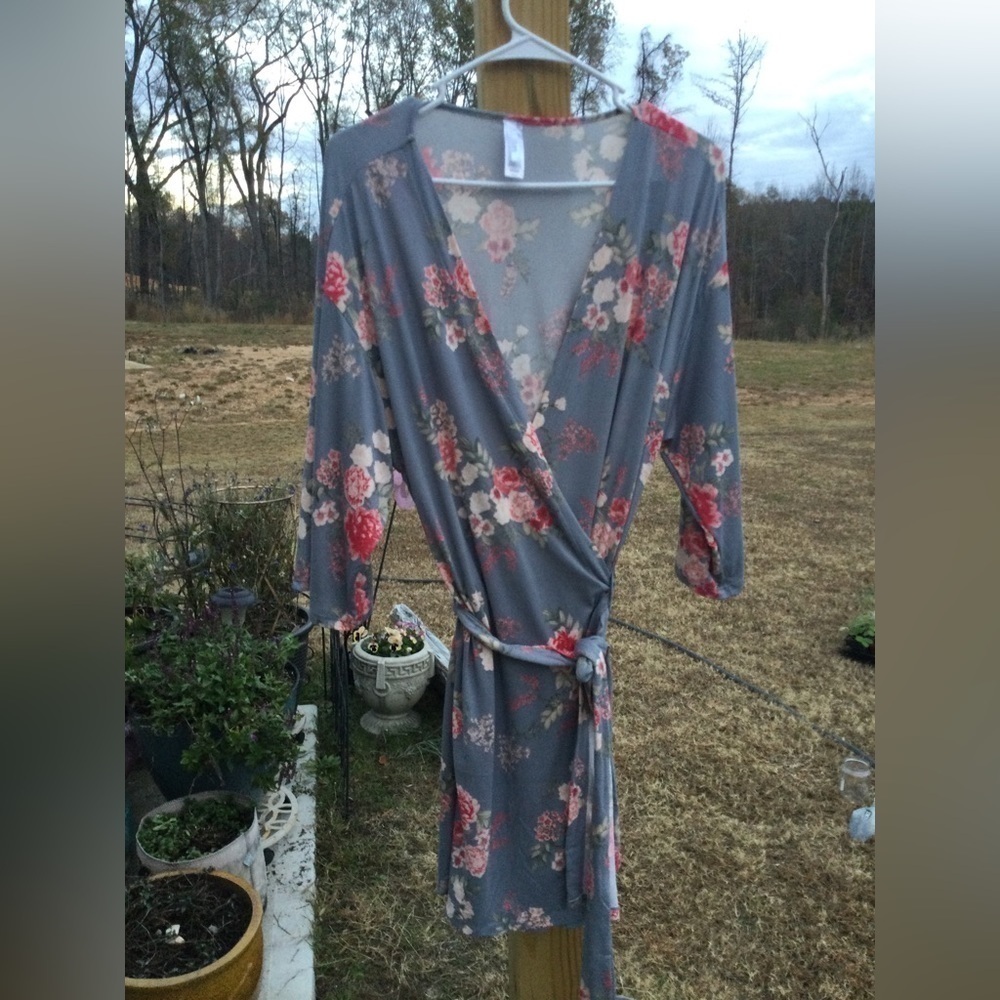 Flora womens Short wrap robe S Small charmeuse floral romantic spa Jersey blue